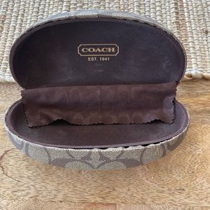 Coach New Sunglasses Case w/cleaning cloth